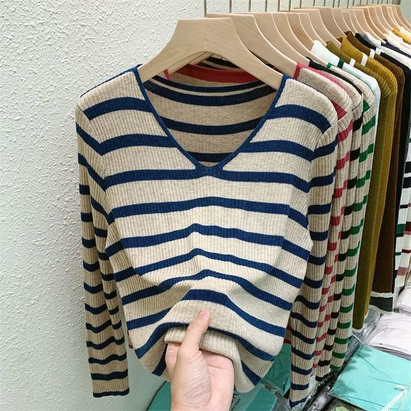 الخامس الرقبة فضفاضة سويتر مقلم 2025 الخريف سترة جديدة المرأة نمط أعلى تصميم سترة قاعدة #2