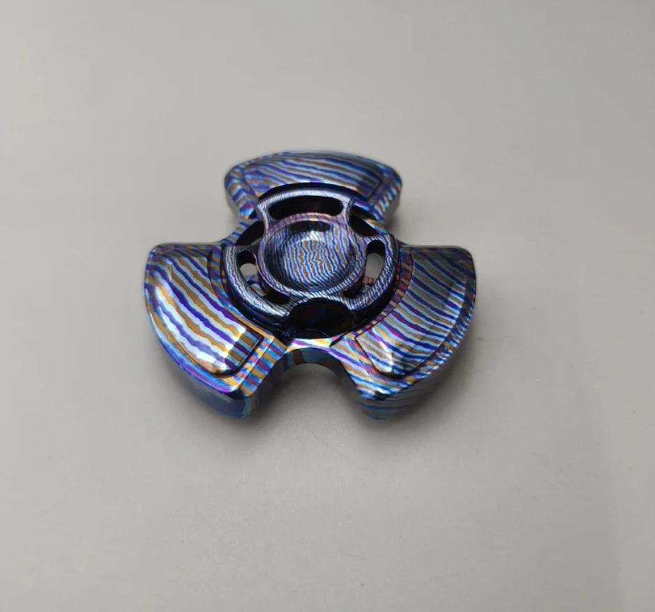 Brinquedo usado de descompressão EDC QEDC Source XL timascus spinner fidget