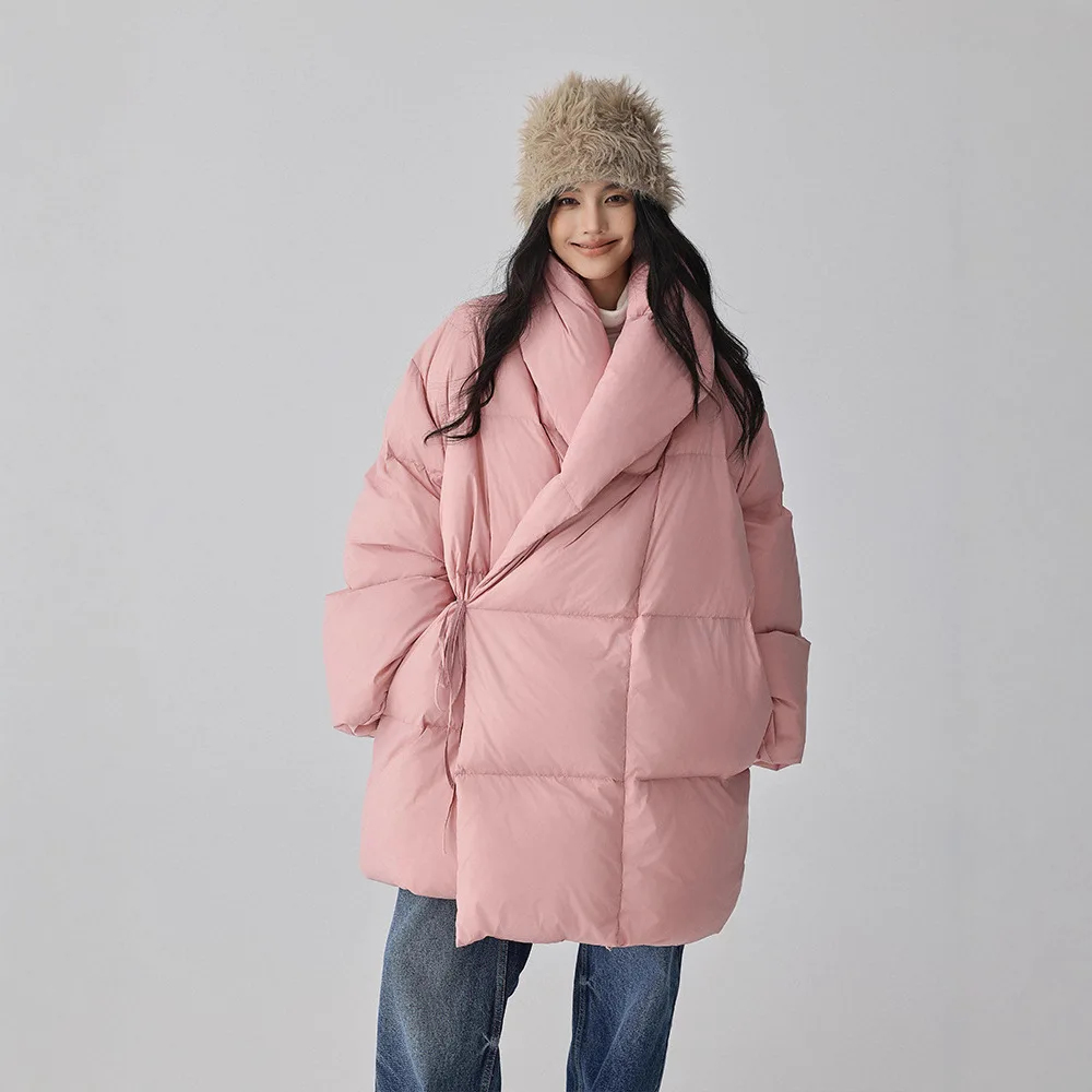 سترة نسائية شتوية جديدة لعام 2025 بياقة وشاح وياقة للركاب سترة كبيرة الحجم مقاومة للرياح