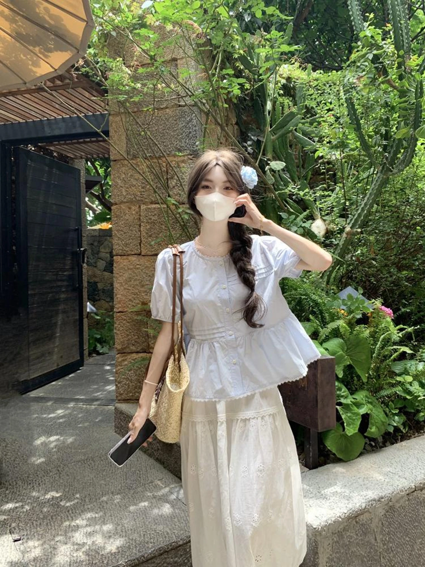 

Korean Style Loose Fit Lace round Neck Bubble Sleeve Shirt Women's Chic Summer New Arrival Fashion Top Breathable Casual Blouse