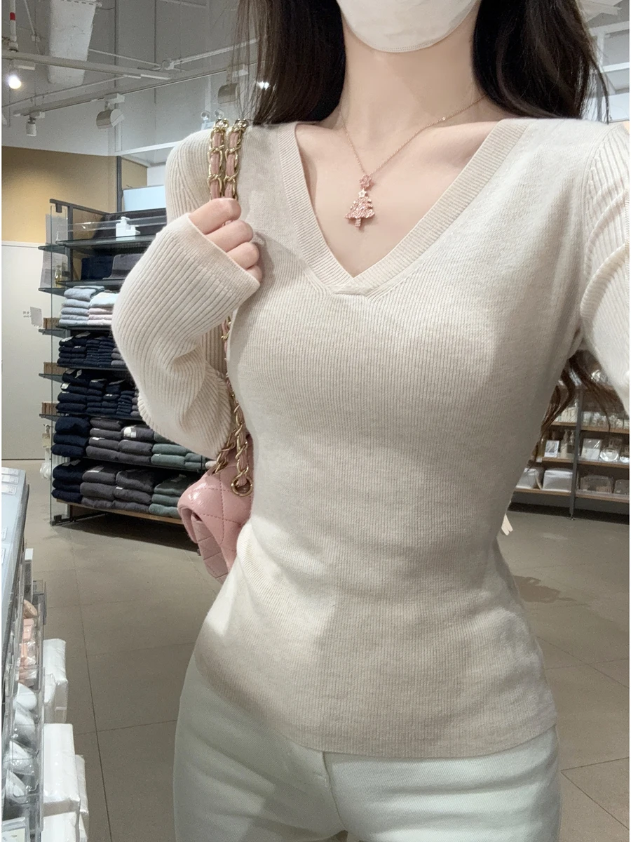 

Мягкий вязаный свитер в корейском стиле с длинными рукавами и V-образным вырезом, женская новинка ранней весны, универсальная облегающая базовая рубашка-топ