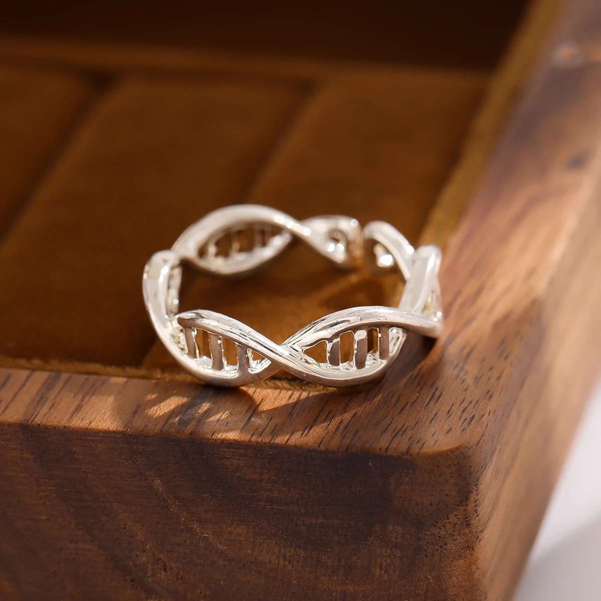 Creative 925 Sterling Silver Twist Geometry Hollow Ring
