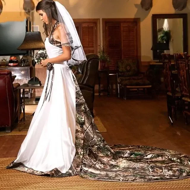 A-Line Camo Wedding Dress Long Train Halter Neck Backless Country Bridal Gowns Cowgirls Farm Forset Vestido De Novia Customized