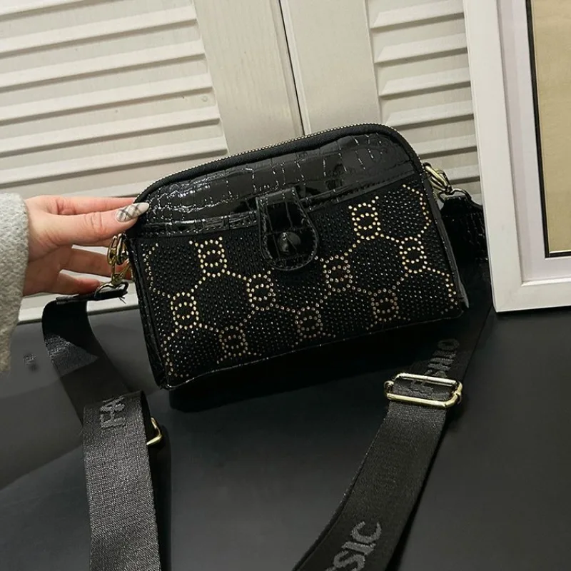 

Adjustable Wide Strap Shoulder Bag For Women Comfortable Crossbody Handbag Ergonomic Design For Heavy Load Carrying Support