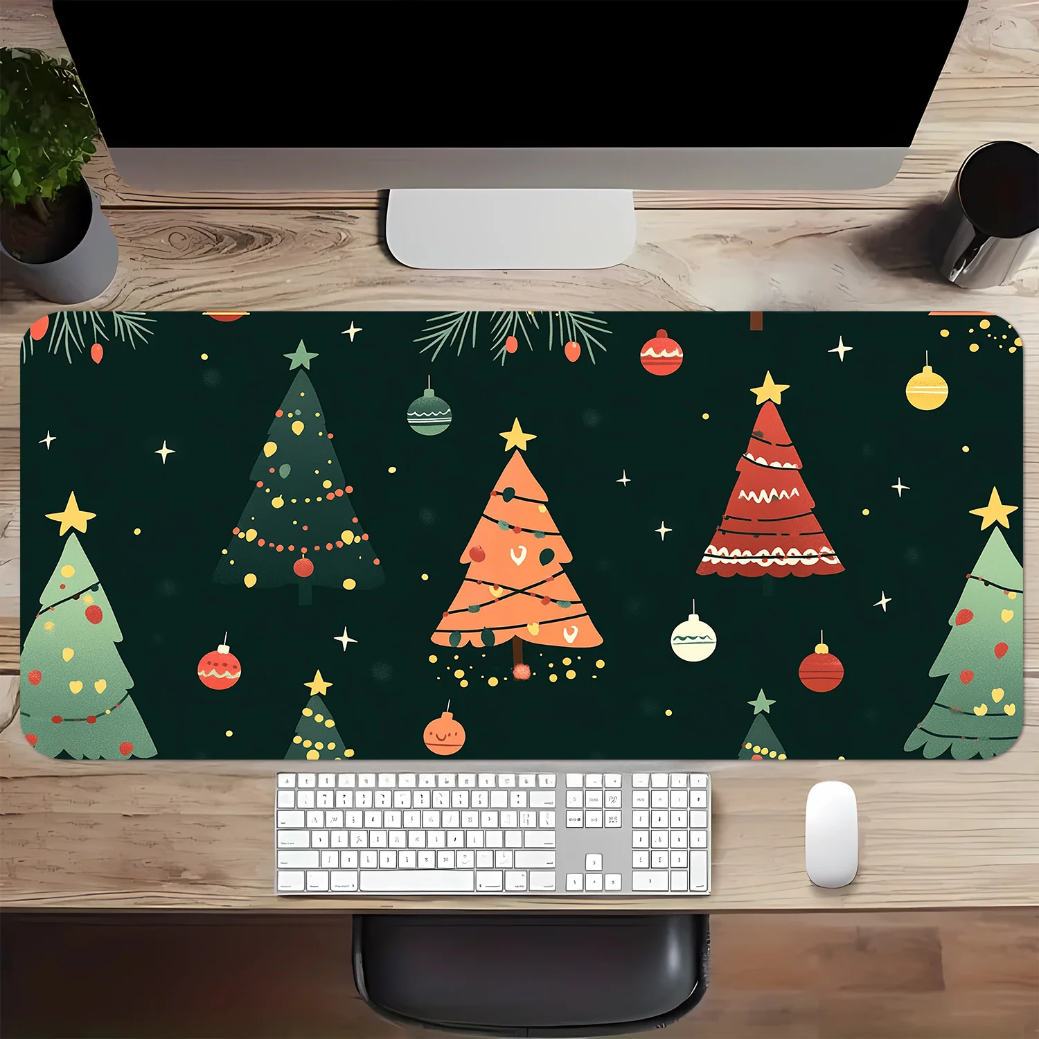 The large anti-slip rubber base, dark green and gold Christmas mouse pad is suitable for gaming and desk met