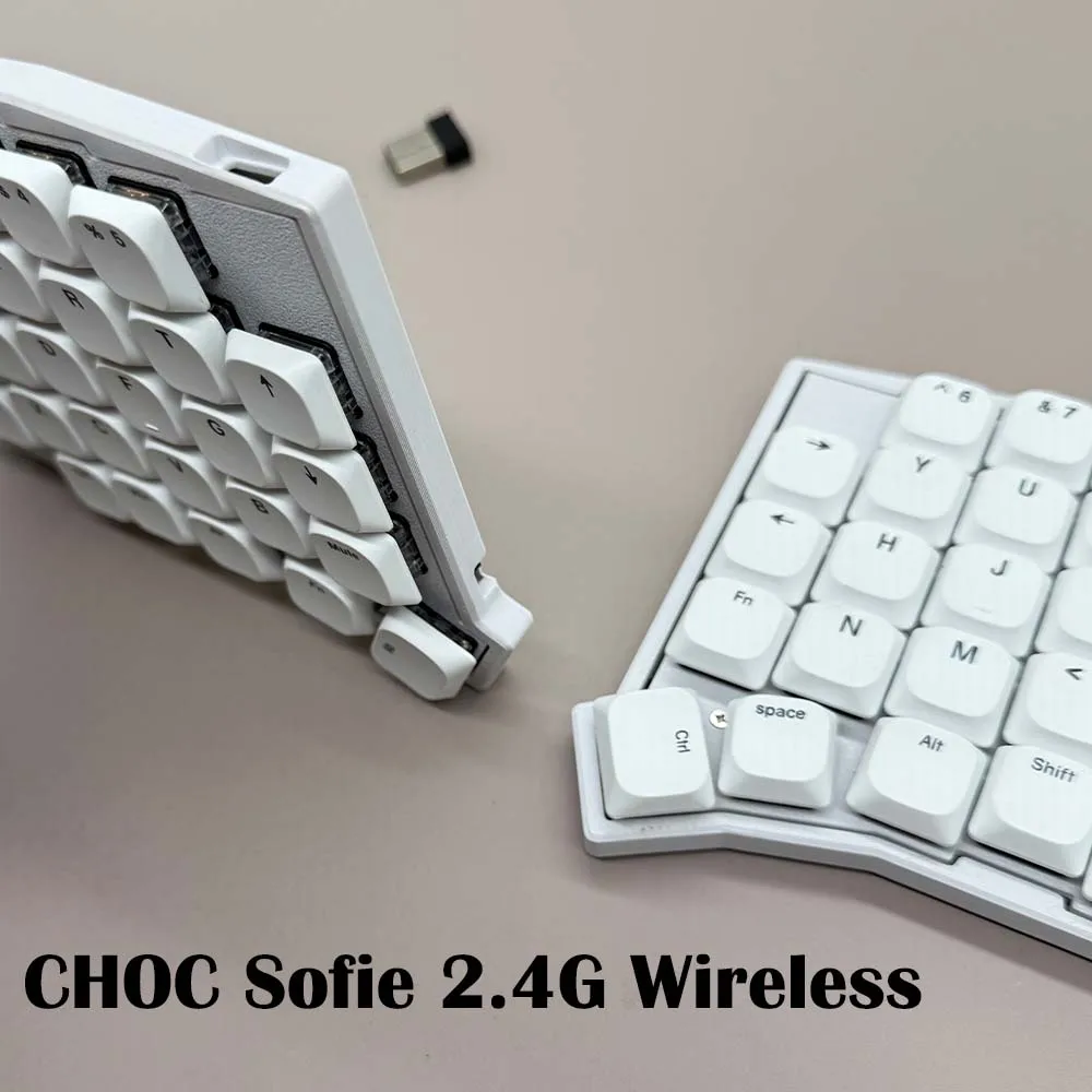 新型ロープロファイルソフトレ分割キーボードChocホットスワップ2.4Gワイヤレス人間工学メカニカルキーボードVIALプログラマブルゲーミングキーボード