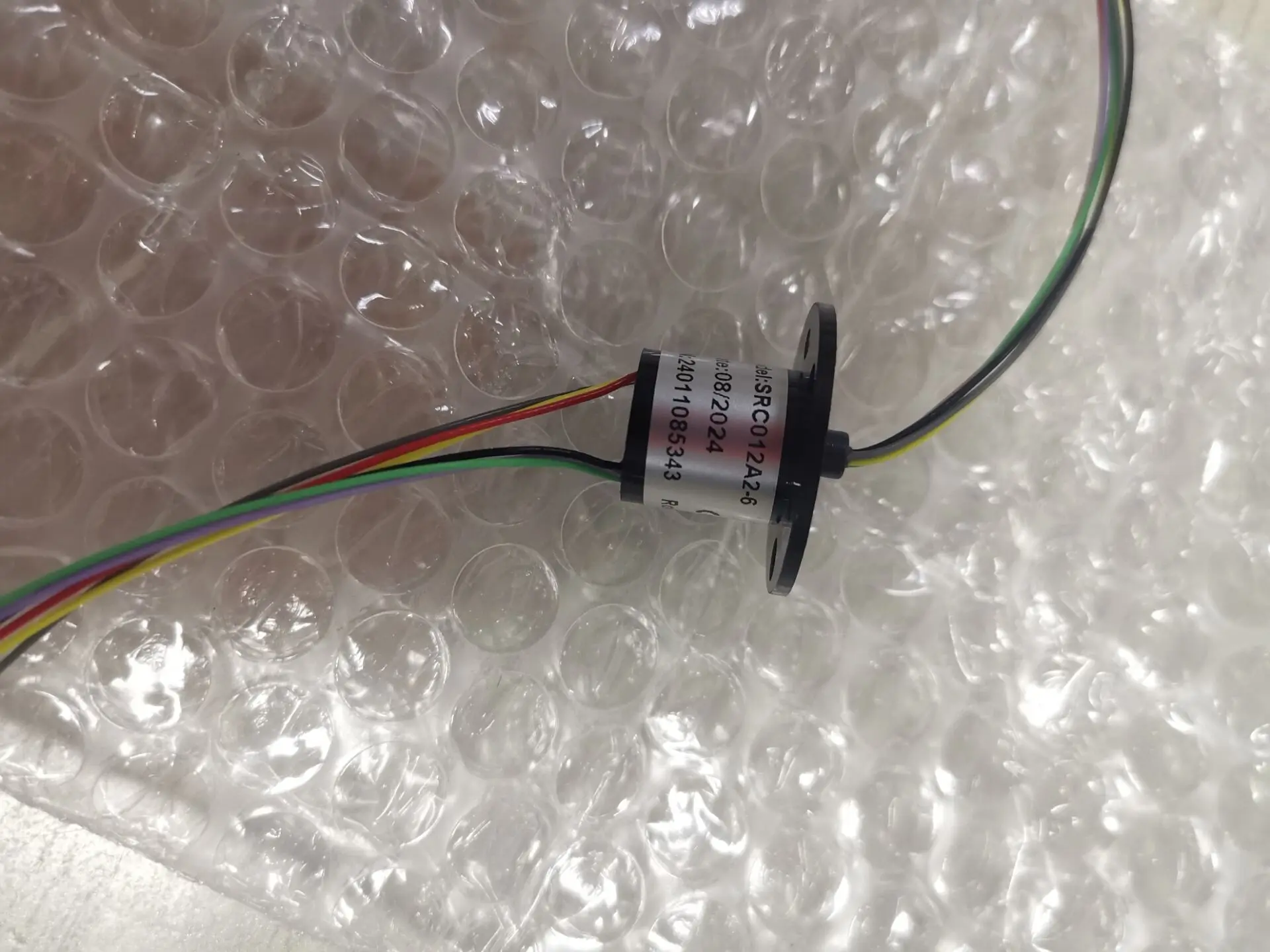 

Проводящее контактное кольцо SLIP RING, двойной контакт, позолоченный колпачок типа SRC012A2, 6 каналов