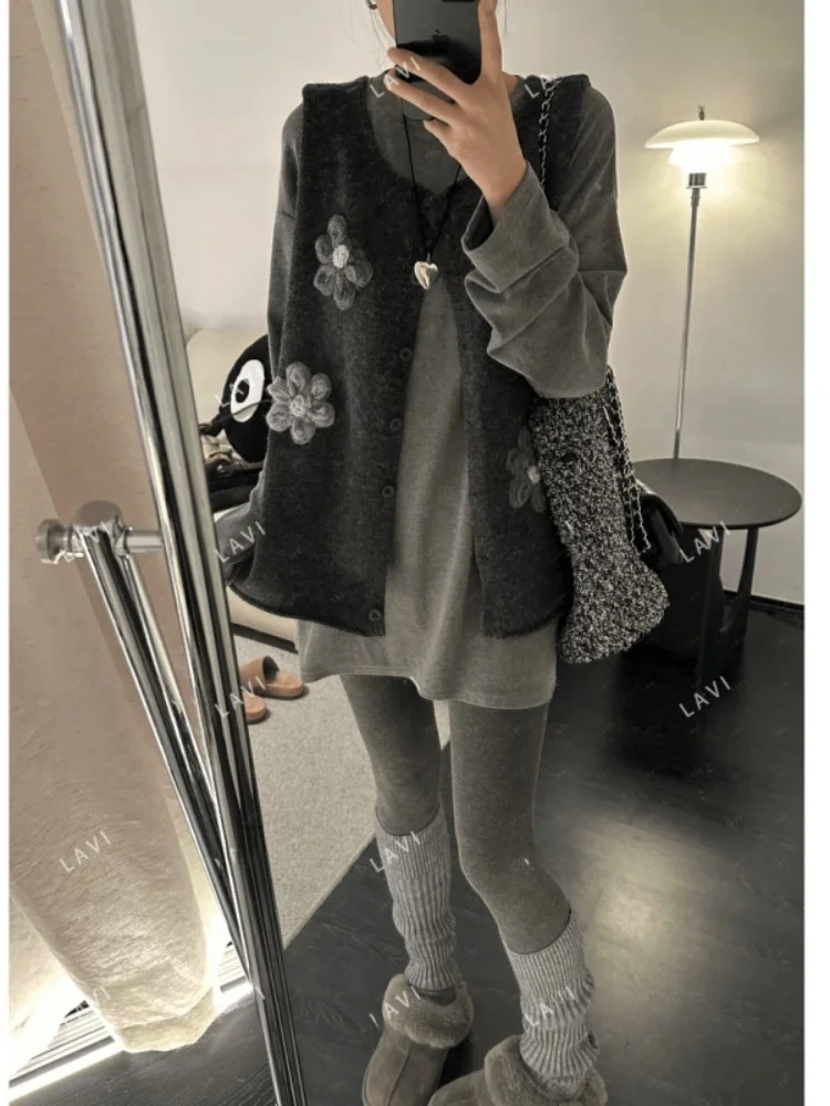 

Модный вязаный жилет для женщин с красивым цветочным узором в корейском стиле, стандартный крой, повседневная легкая верхняя одежда