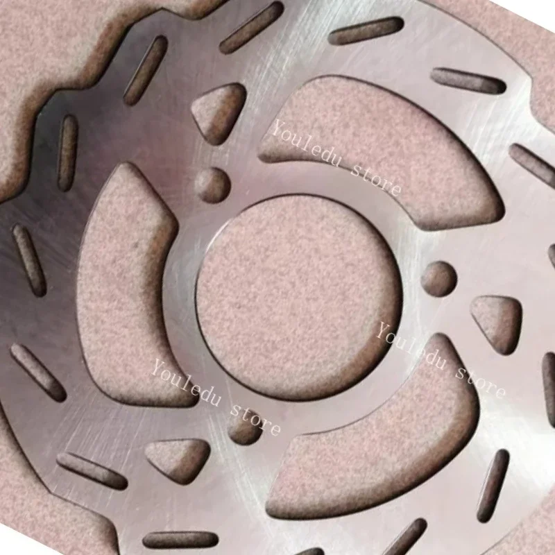 

Подходит для передних и задних тормозных дисков SOCO CU, перфорированных тормозных дисков TS, передних и задних универсальных круглых перфорированных дисков.