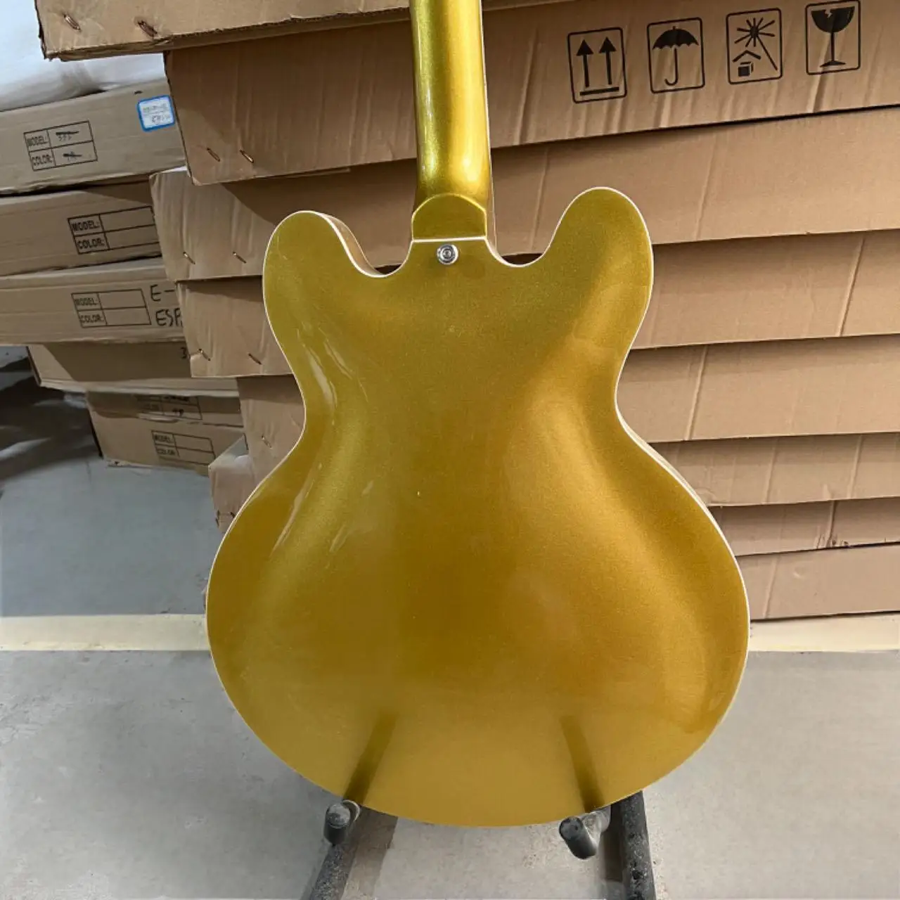 Good Sound Quality Golden Yellow DG 335 Electric Guitar Rosewood Fingerboard Maple Body 22 Tone Position Free Transportation