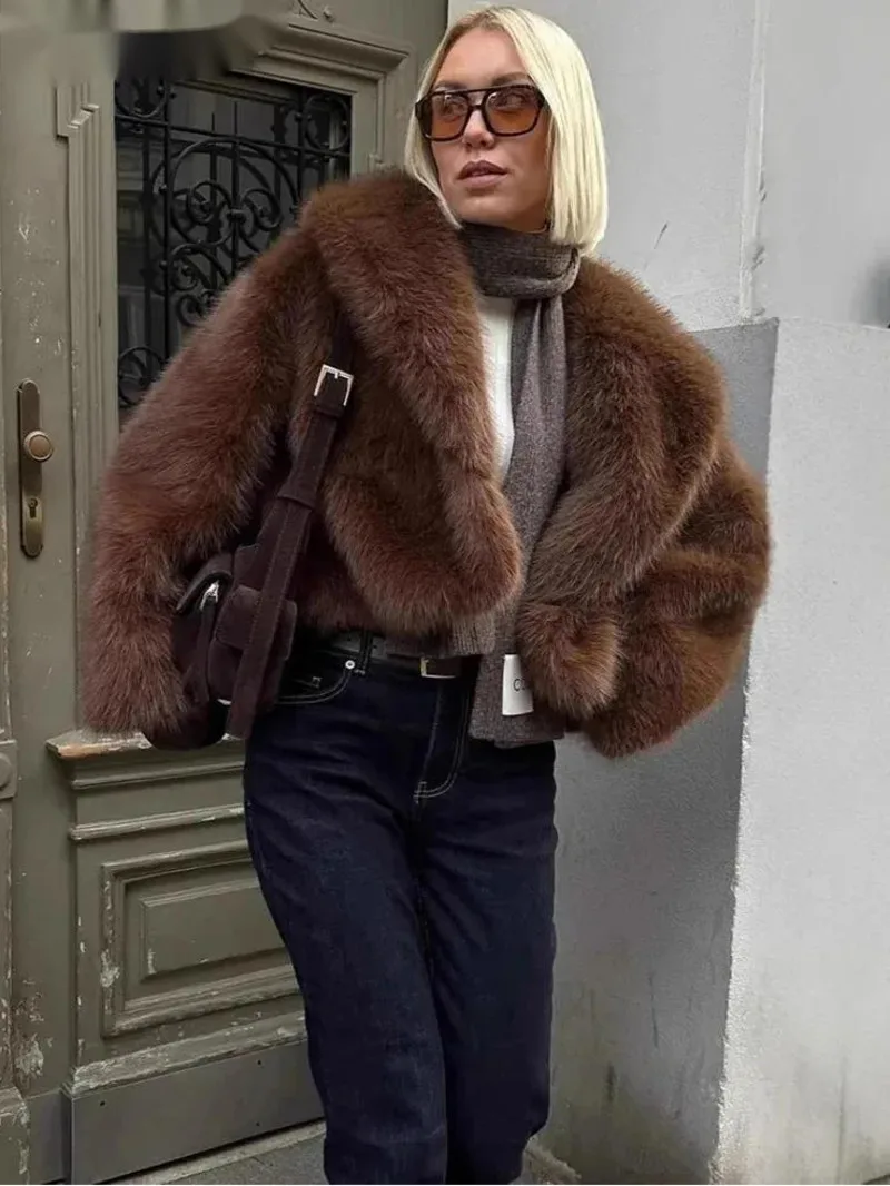 Fashion Brwon Faux Fur Coat Lapel Long Sleeves Plush Thick Short Imitation Fur Grass Jacket Winter New 75SGR