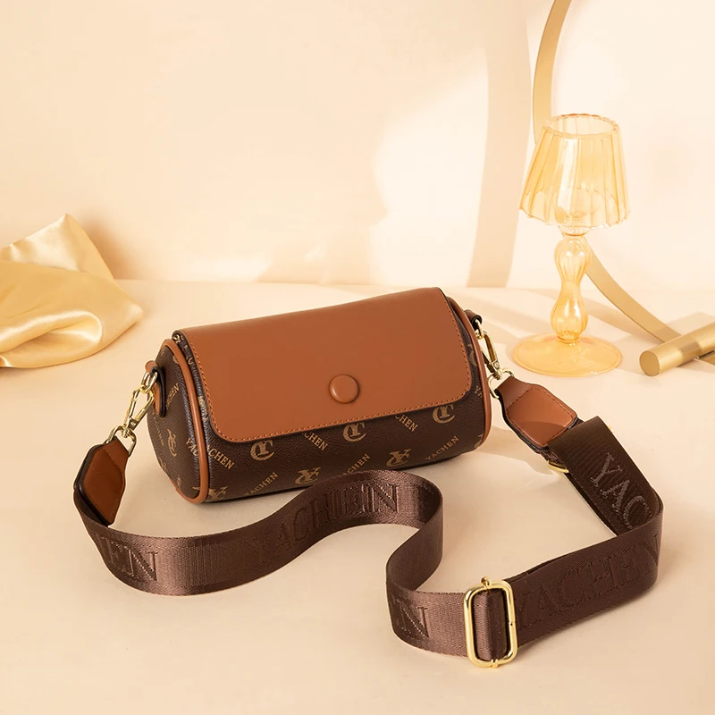 

Single piece women's high-end fashion letter shoulder bag crossbody bag, accessible luxury trendyy commuter small bag large capacity shoulder strap adjustable