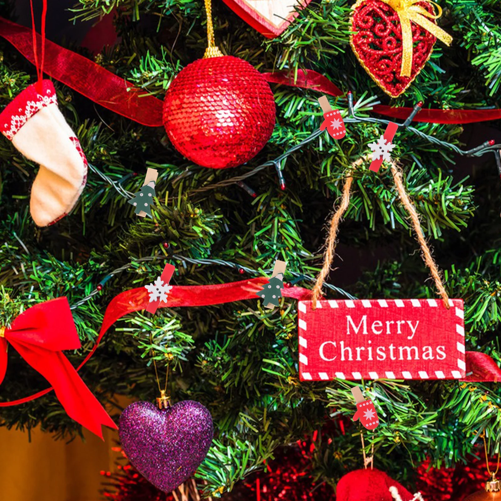 

100Pcs Christmas Wood Clips Mini Clothespins Elk Gloves Snowflake Tree Design Photo Holders Hanging Paper Crafts