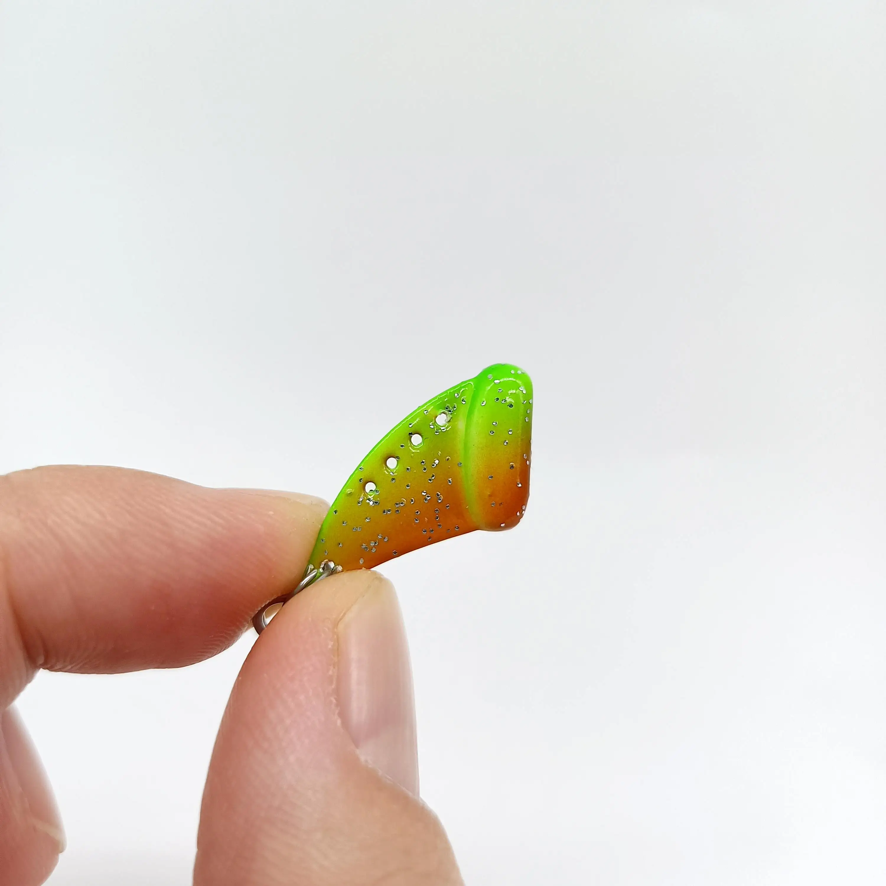 DUODUOYU 1PCS New Mini Metal VIB Fishing Lures 2.7g/24mm Vibrations Spoon Lure Bass Artificial Hard Bait with Single Hook Tackle