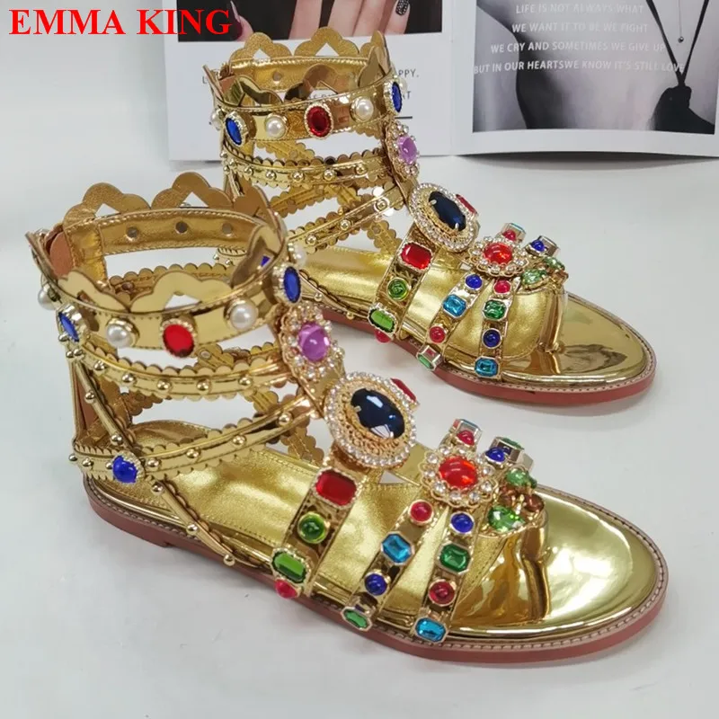 الفتيات الفاخرة الذهب حجر الراين الصنادل النساء أزياء حزب متجرد أحذية الصيف كريستال الماس أحذية الزفاف الصنادل المسطحة النساء