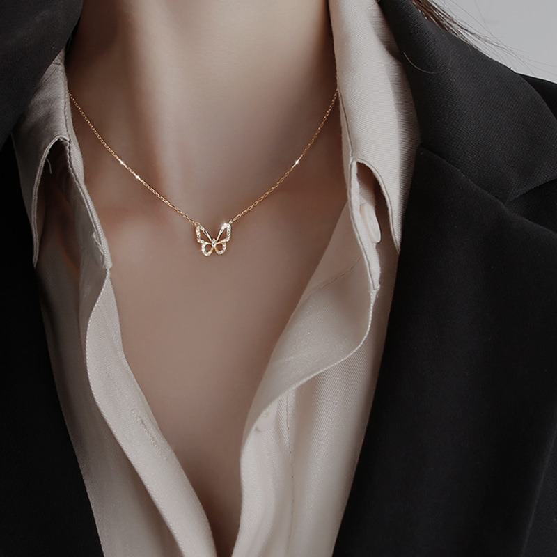  Fashion Shiny Butterfly Necklace Lady Exquisite Double Layer Clavicle Chain Necklace for Women Gift Fashion Jewelry Accessories 