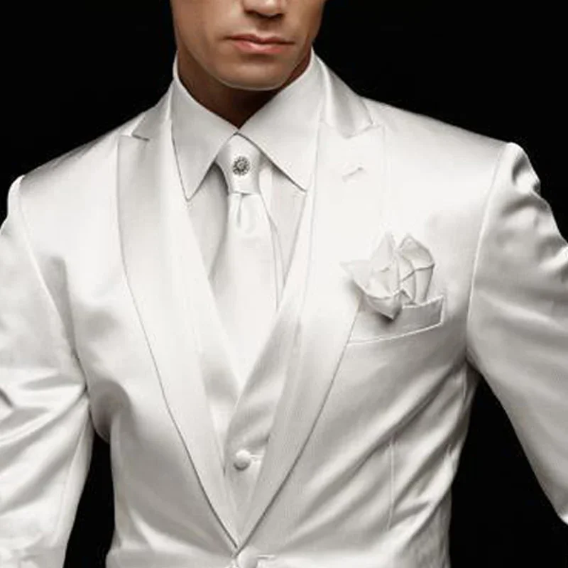 Traje ajustado blanco de último estilo para hombre, esmoquin para novio de boda, conjunto de moda masculina de satén personalizado de 3 piezas,