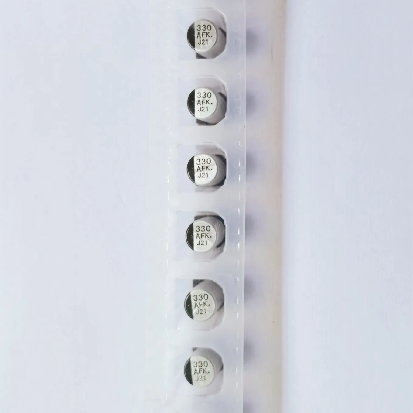 

Original new 100% EEEFK1E331P SMD aluminum electrolytic capacitor 330uf 25V 20% high ripple current (Inductor)