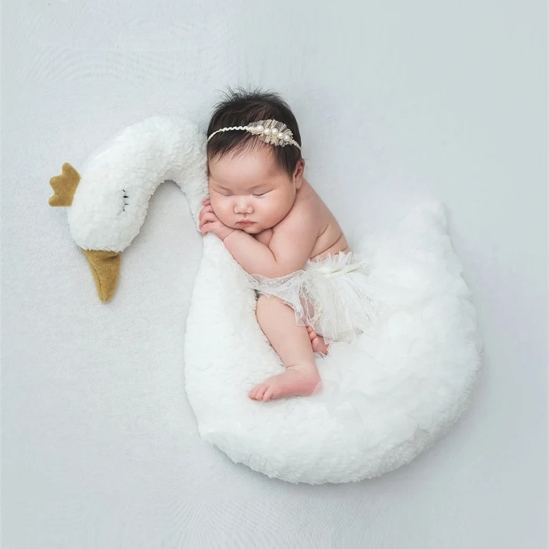 Newborn Baby Photography Clothing Swan Posing Pillow Horse Dino Whale Doll Infant Photo Props Tulle Dress Outfits Cushion Posing