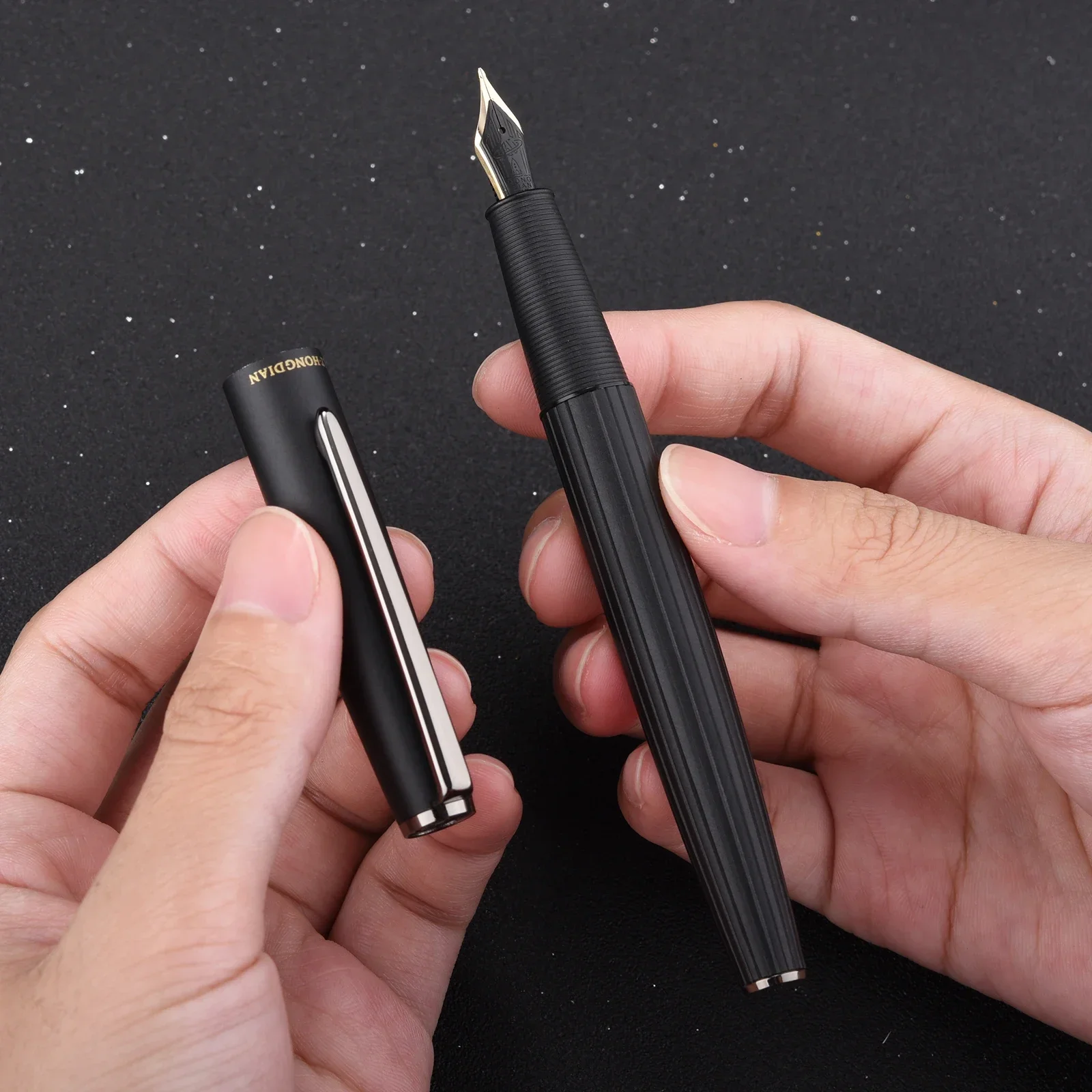 Hongdian A3 Metal Fountain Beautiful Black-golden Nib EF/F 0.4/0.5mm Size Straight Line Writing Ink Pen for Business Office