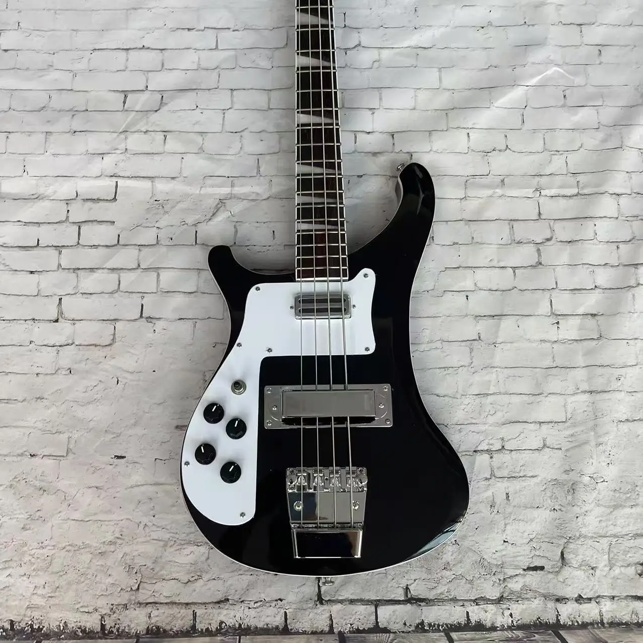 Rickenbacker left-handed electric bass with 4 chords, black body, factory real picture, in stock