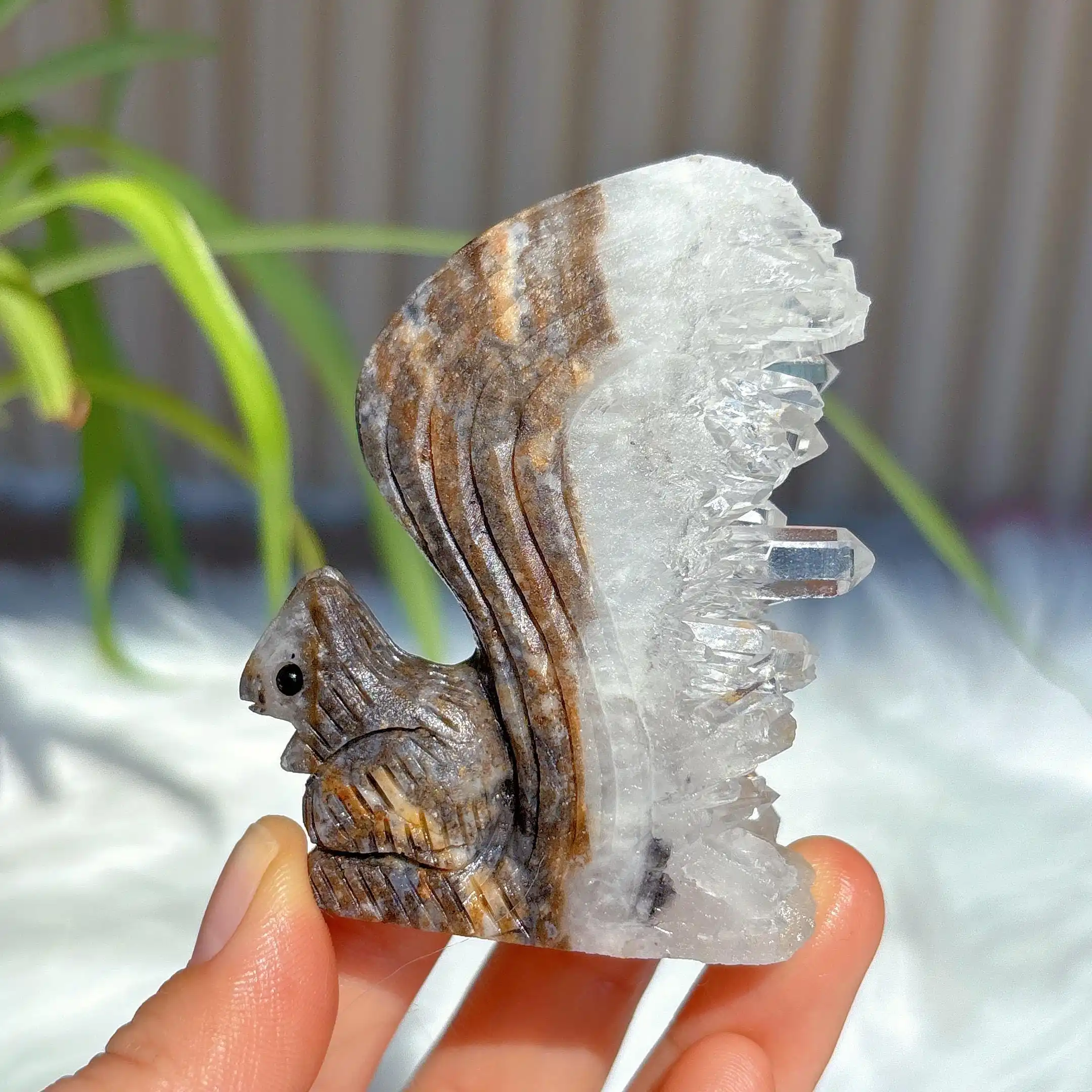 

1pc Natural Clear Quartz Hand-Carved Crystal Squirrel Statue, Perfect for Home Decor, Suitable Gift for Halloween and Christmas