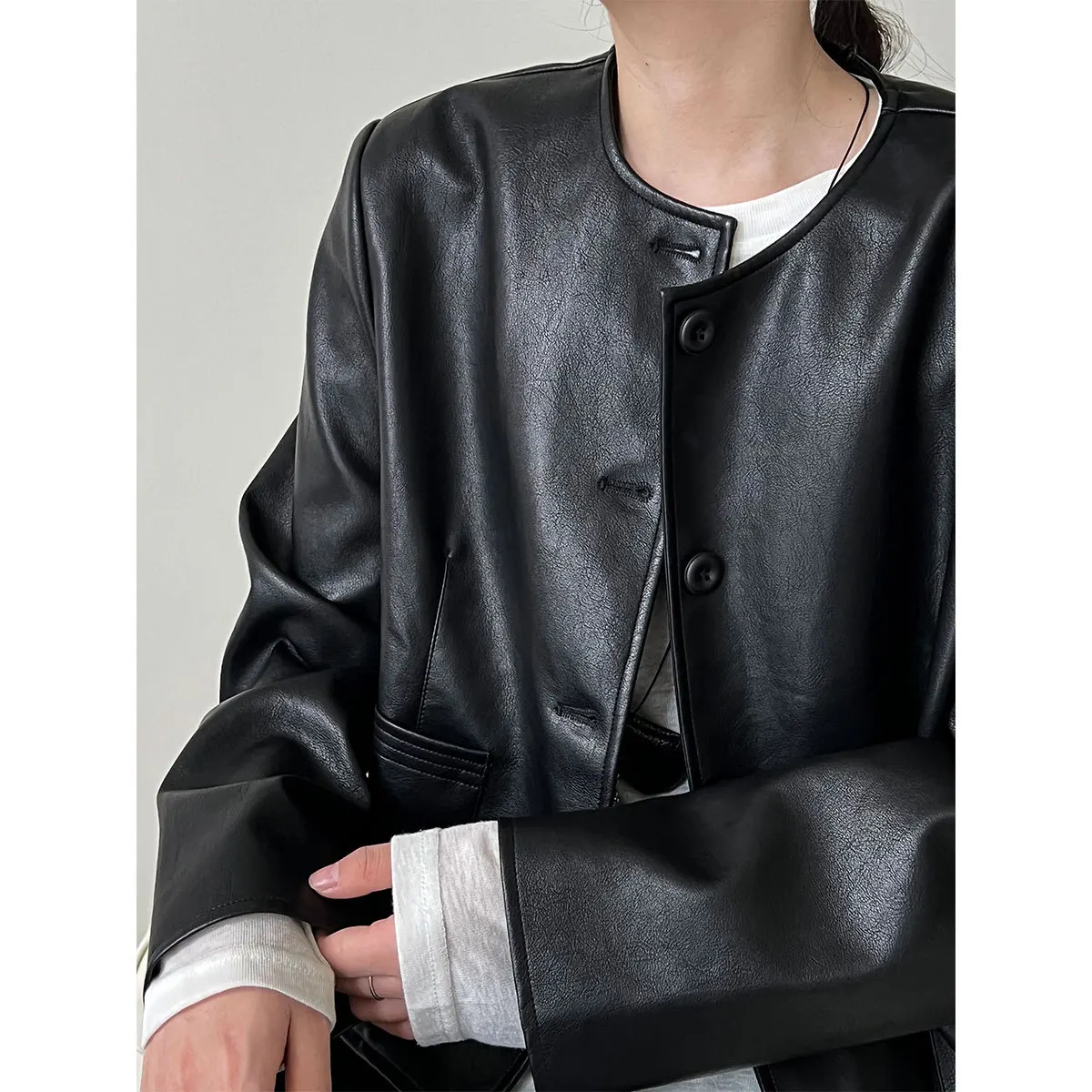 SuperAen O-Ausschnitt im koreanischen Stil, einreihige kurze Lederjacken für Damen, 2025, Herbst, neue High-Street-Fashion-Freizeitmäntel