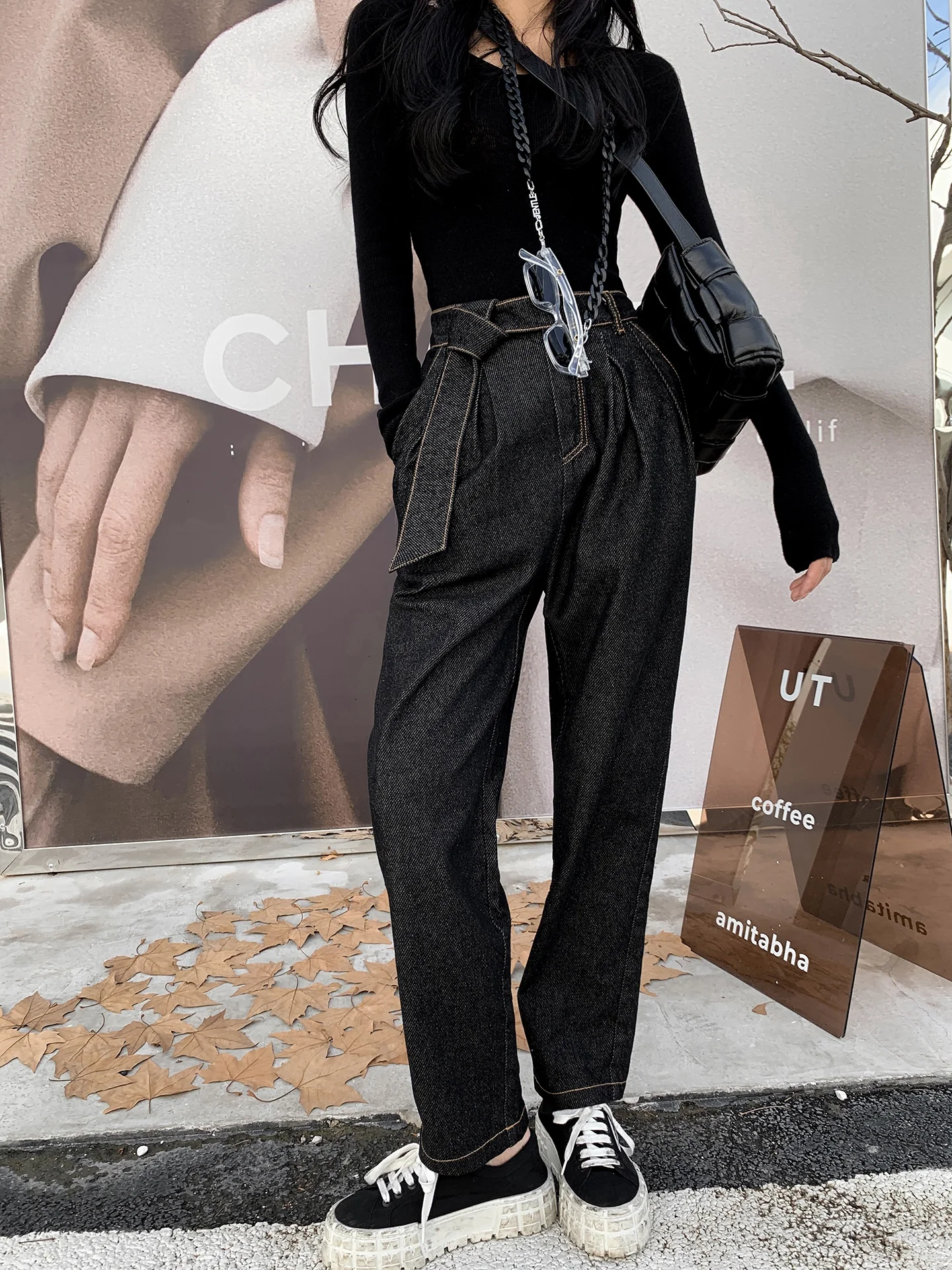 

Женские джинсы с высокой талией и прямым кроем, с асимметричным поясом, эффект удлинения ног, широкие брюки