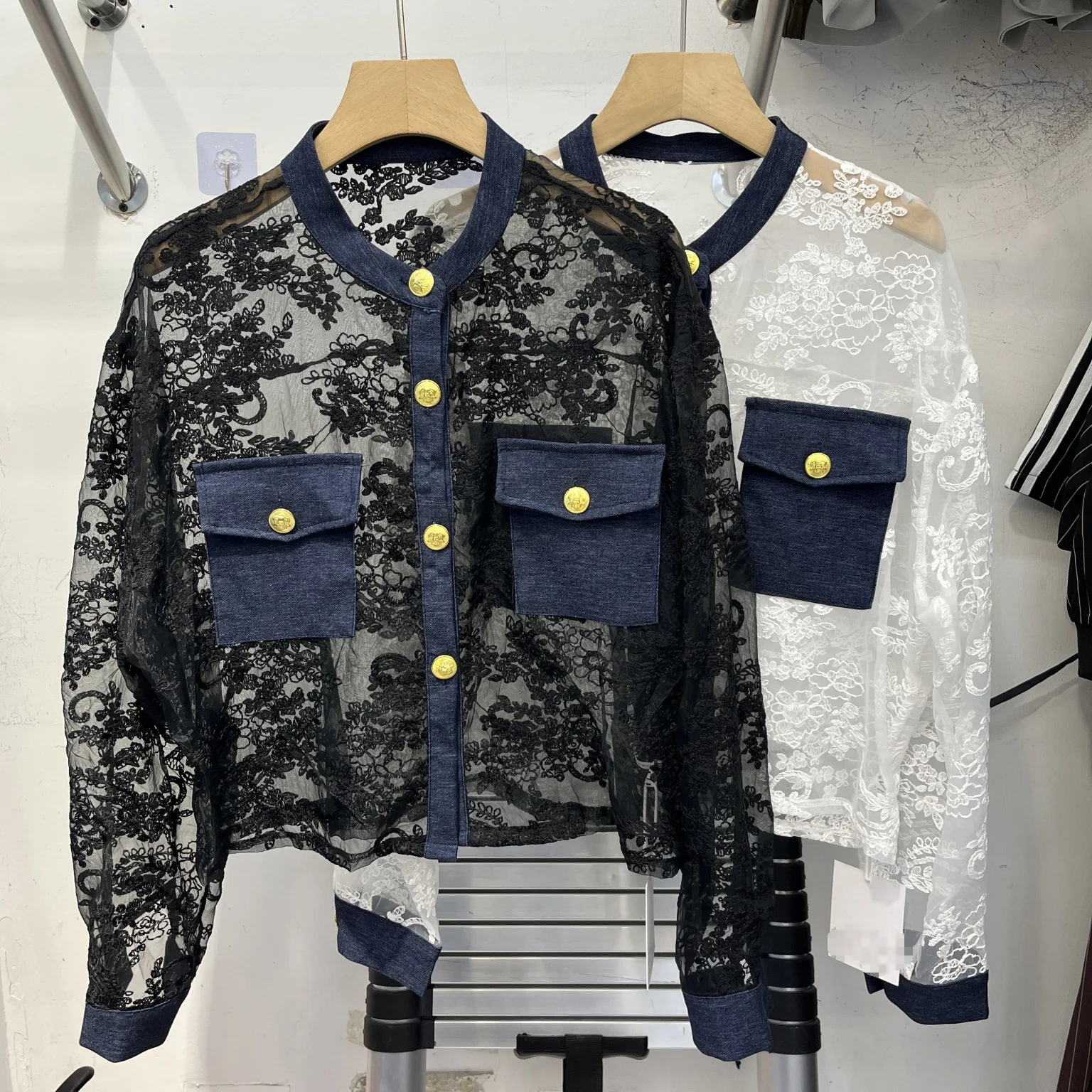 

SuperAen Korean-style Patchwork Denim Long-sleeved Shirt for Women 2026 Summer New Lightweight Design Elegant Loose Short Coats