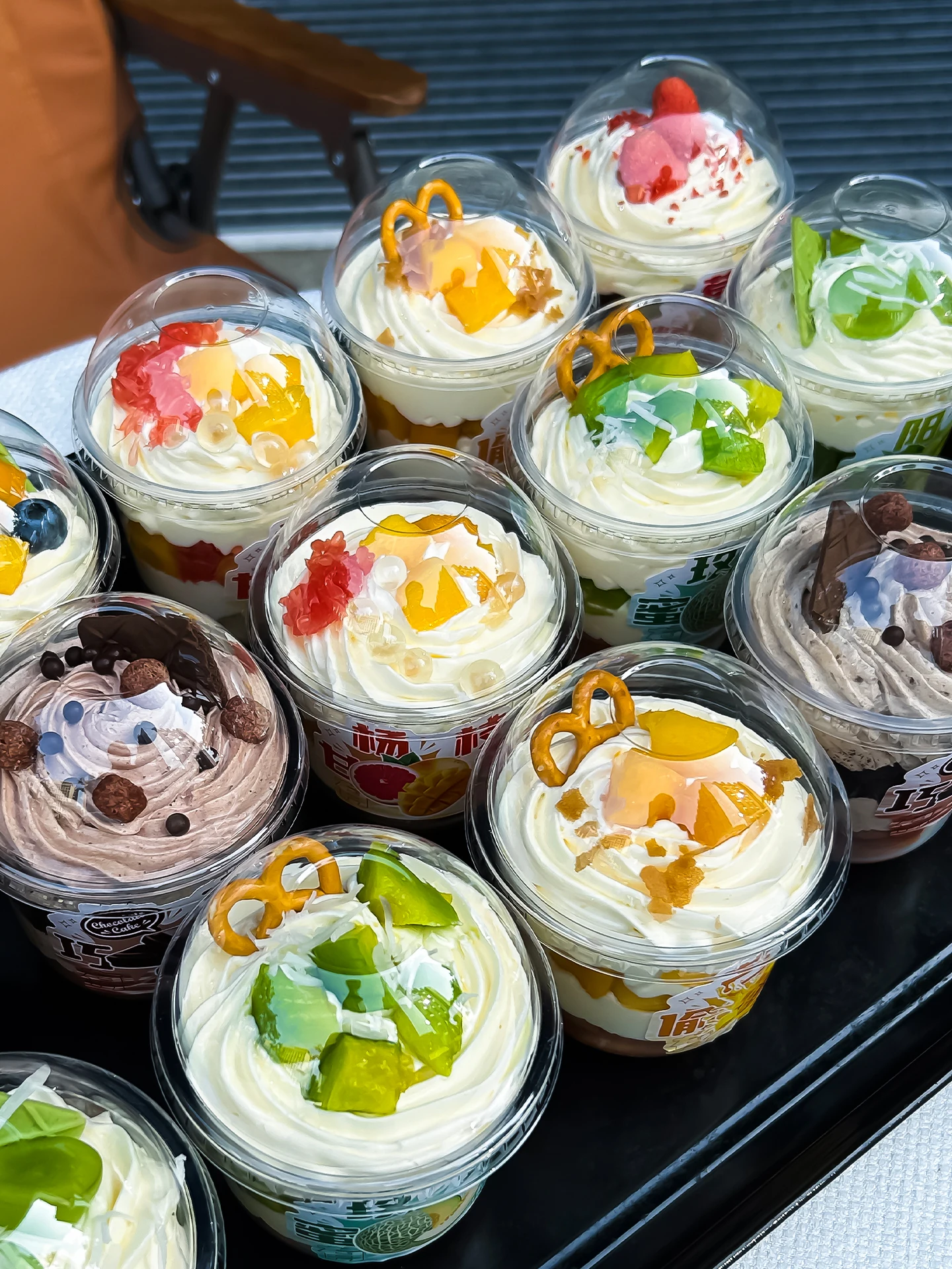 Fruit Flavored Mousse Cake U-Shaped Bubble Cup 360ml Disposable Dessert Cup for Baking Cooking And Home Use Pastry Packaging - view 5
