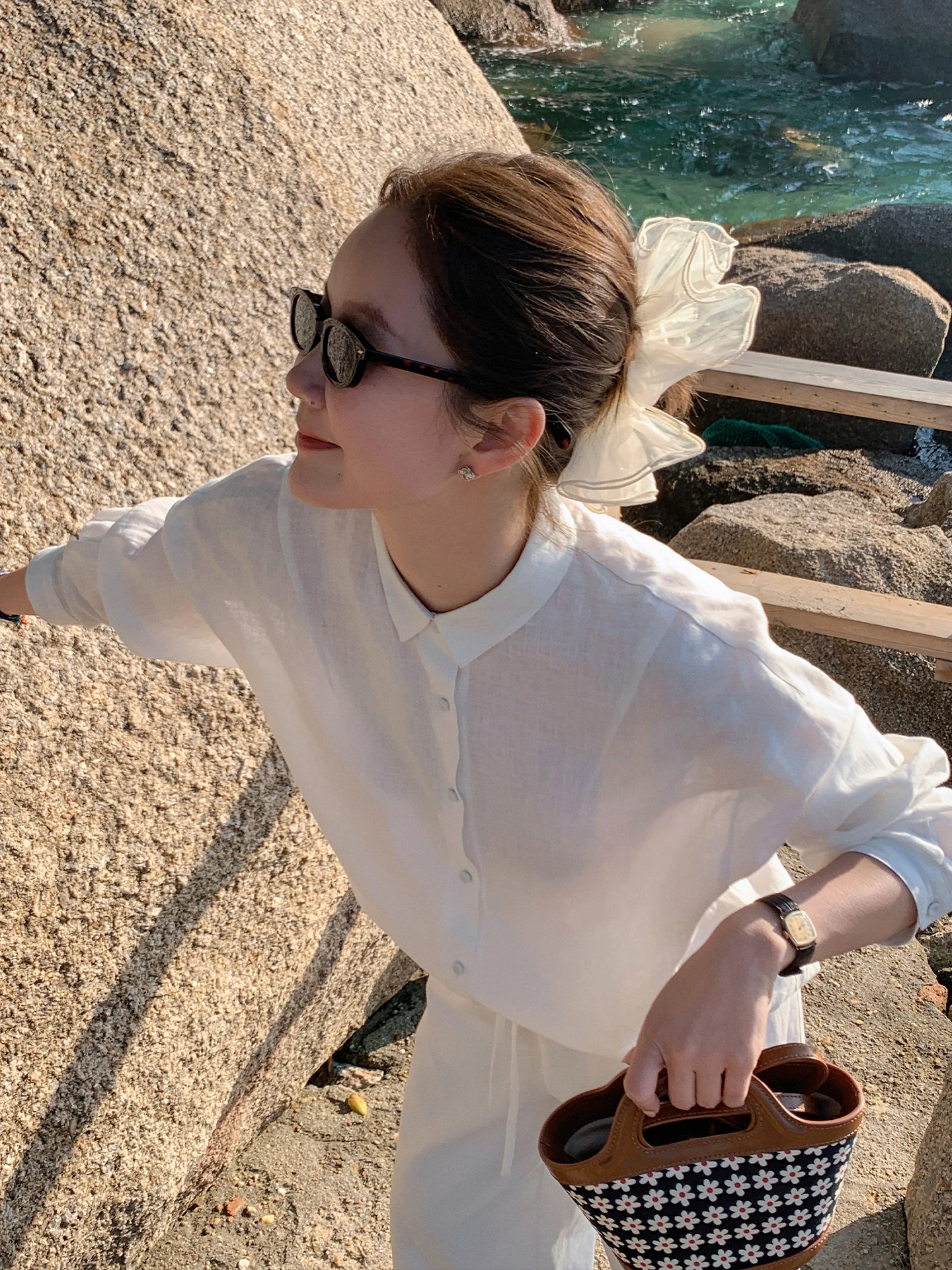 

Женская льняная рубашка Liberlin: свободный крой, длинный рукав, отложной воротник, повседневный стиль, весенняя мода, высокое качество, смесь хлопка и льна