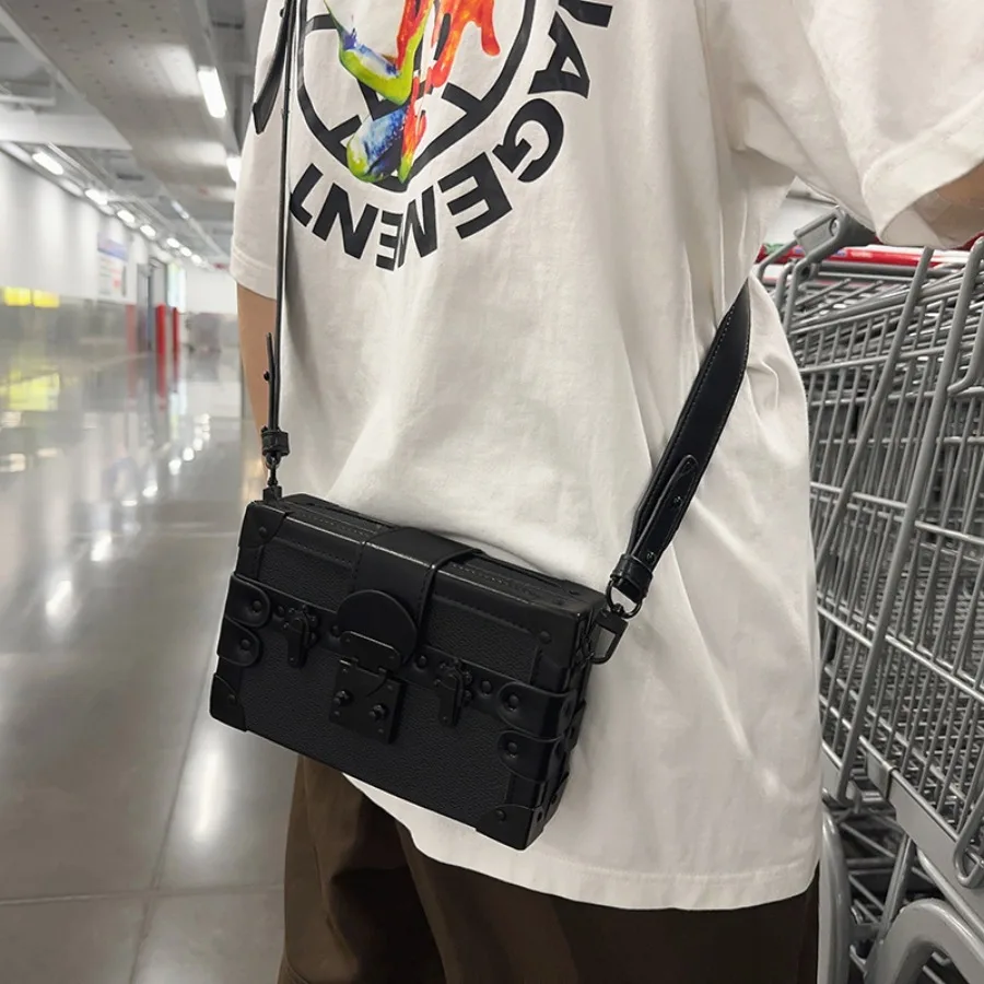 

【Новый стиль】Мужская сумка-бокс, новая маленькая квадратная сумка с жестким корпусом, ретро-сумка, маленькая сумка-кейс, рюкзак на одно плечо, высококачественная женская сумка.