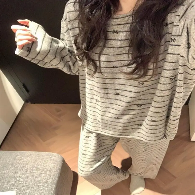 Nowy Zestaw Piżam Damskich Piżama Damska Motyl Ciepłe Zimowe Piżamy Damskie Modne Ubrania Domowe, Piżamy Uroczy i Miękki Zestaw Piżam