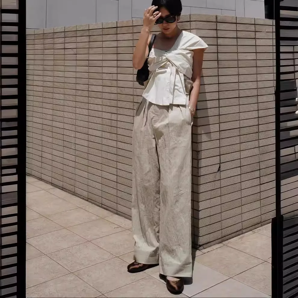 

Gagarich Japanese Blogger Design Twist Short Sleeved Shirt Single Shoulder Strap Chic Off Shoulder French Top 2025 Summer Outfit