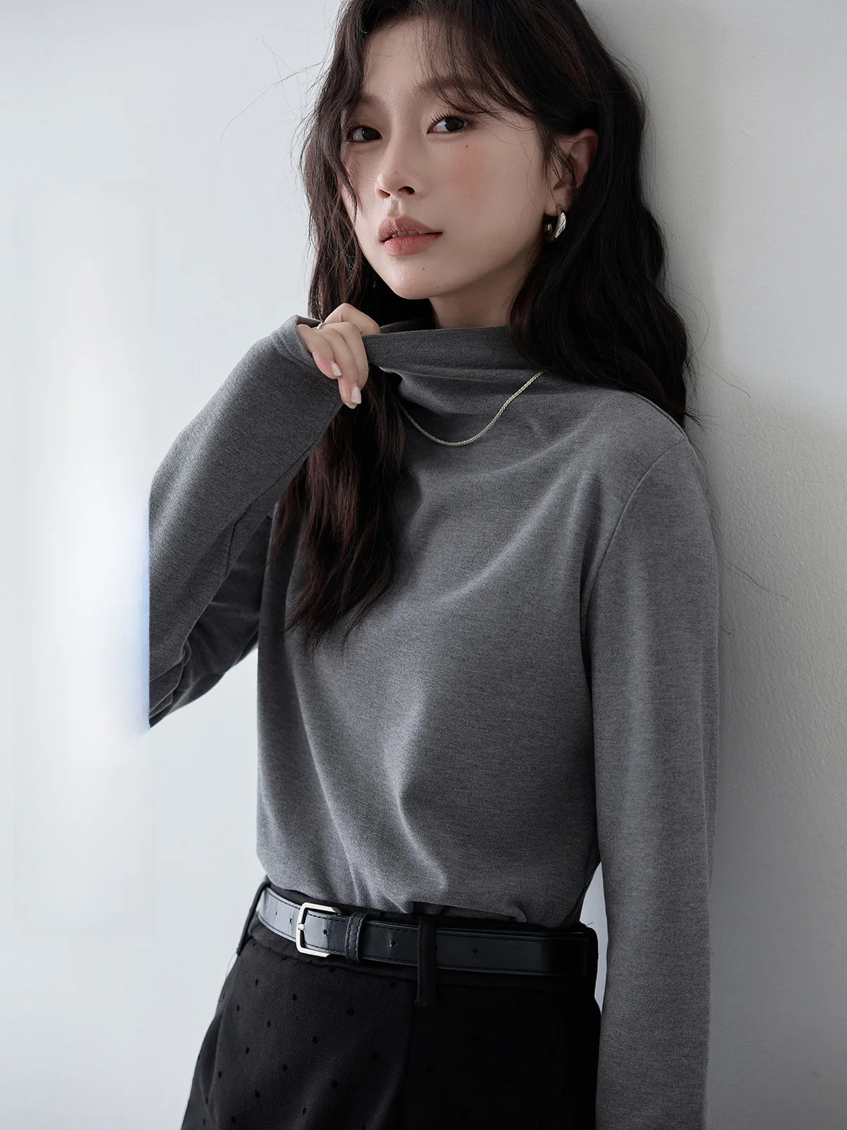 

Женская футболка с высоким воротником и длинным рукавом, новинка осень-зима 2025, простой базовый топ, повседневный однотонный облегающий базовый слой