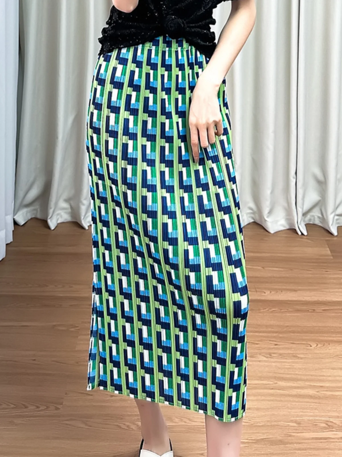 

High-End Printed Pleated Elastic Half Skirt Women's Bodycon Hip Covering Casual Summer Skirt Three-crease Simple Style