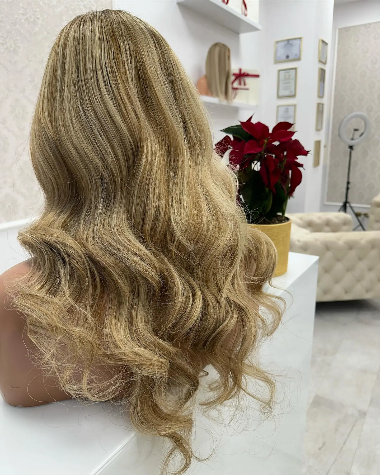 Top vente nouvelle vague de corps longue longueur synthétique dentelle frontale perruques avec des racines d'ombre mettre en évidence Ombre haute qualité fibre brune