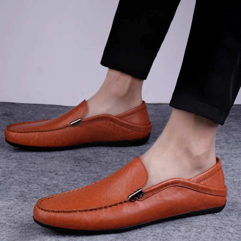 Size 37-45 Breathable Genuine Leather Loafers Men Hot Sale Flat Men Shoes Classic Driving Shoes Fashion Casual Summer Moccasins