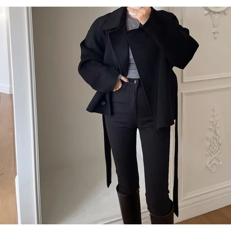 2025 Casaco de couro com alça de inverno com design de emagrecimento na cintura para mulheres – perfeito para qualquer ocasião