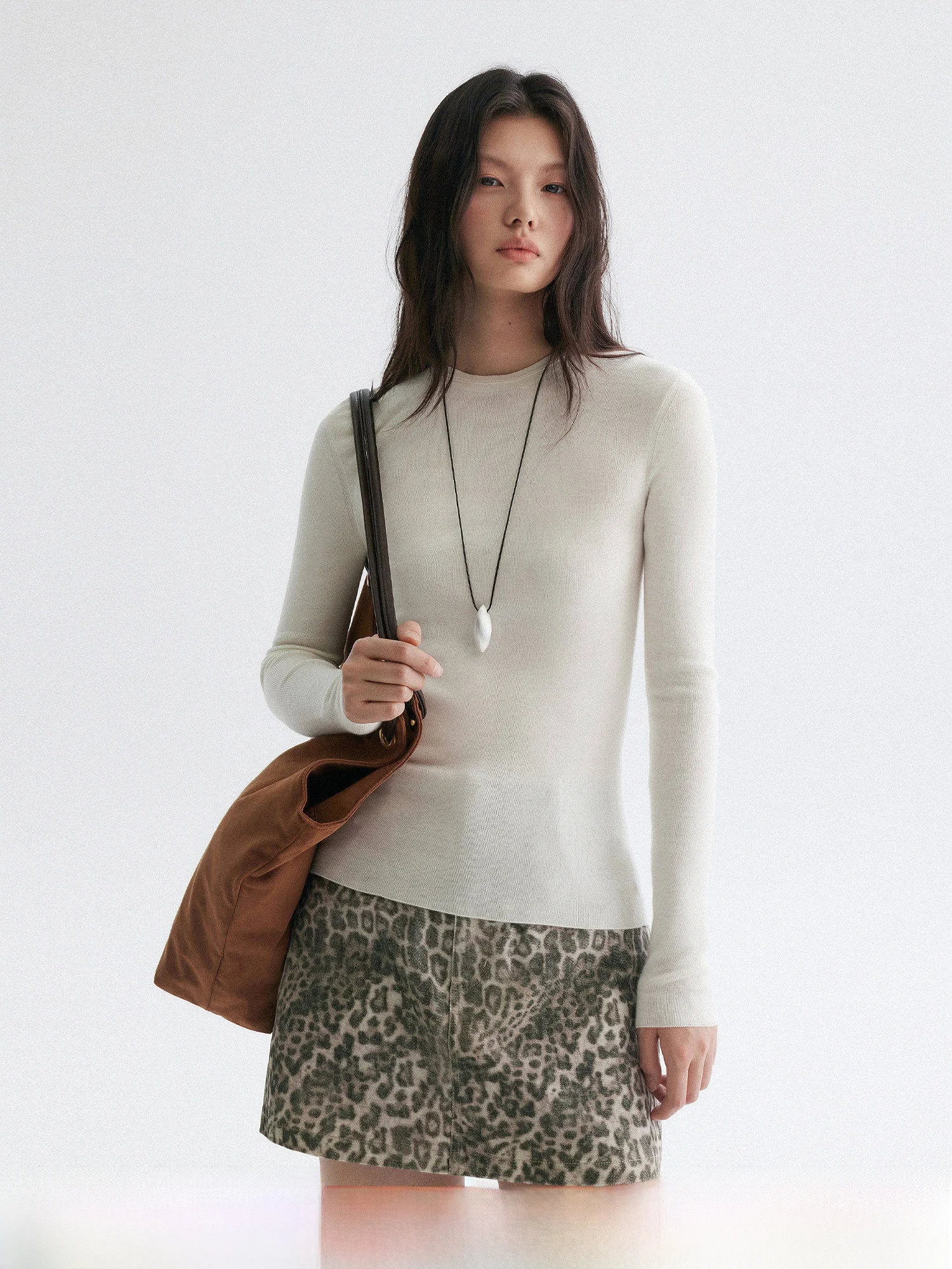 

Женский вязаный свитер Bymolycho с круглым вырезом, теплый, облегающий, повседневный, из смесовой ткани (полиэстер, акрил, нейлон, шерсть)