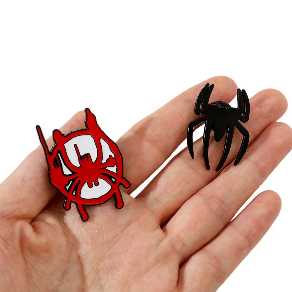 2024 Cartoon Creative Personality Spiderman Logo Metal Brooch Badge Drop Oil Alloy Pin Accessories Halloween Gift for Friends