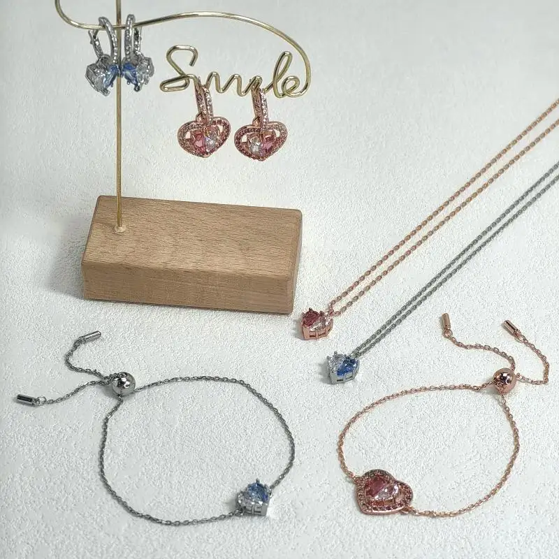 Stylish And Luxurio… - image