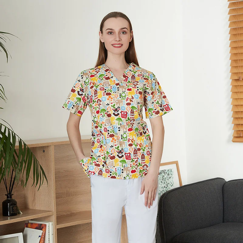 Uniforme de trabajo con estampado de dibujos animados para mujer, camiseta de manga corta con cuello en v, ropa de trabajo para mascotas, novedad de 2023