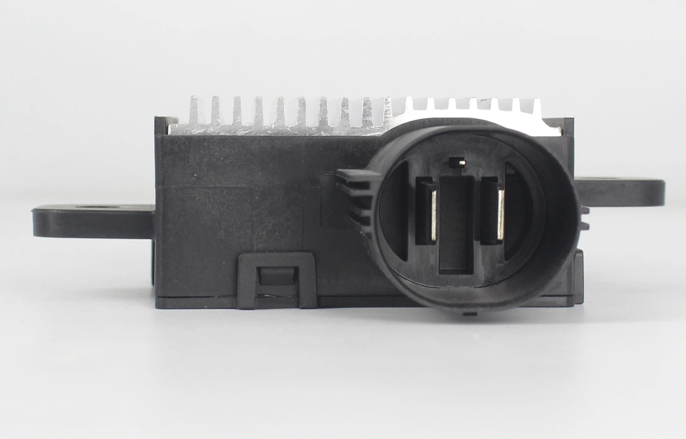 

Модуль блока управления вентилятором охлаждения двигателя подходит для Chevrolet Camaro Cadillac OEM: 23506648