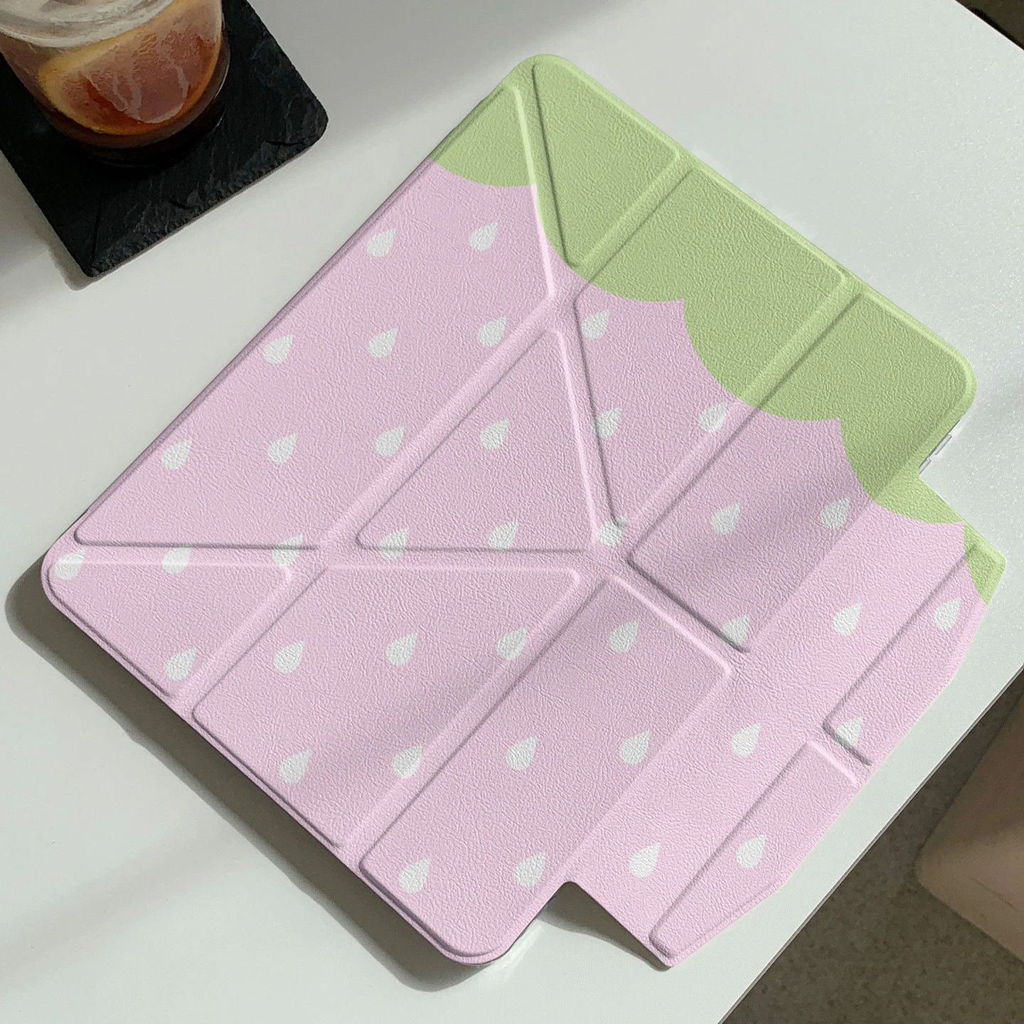 Ins Pink Strawberry Table Case For iPad Pro 11 12.9 13 A16 M2 M3 M4 M5 Shell 8.3 9.7 10.2 5/6/7/8/9/10/11th Mini Air 3 4 5 Cover