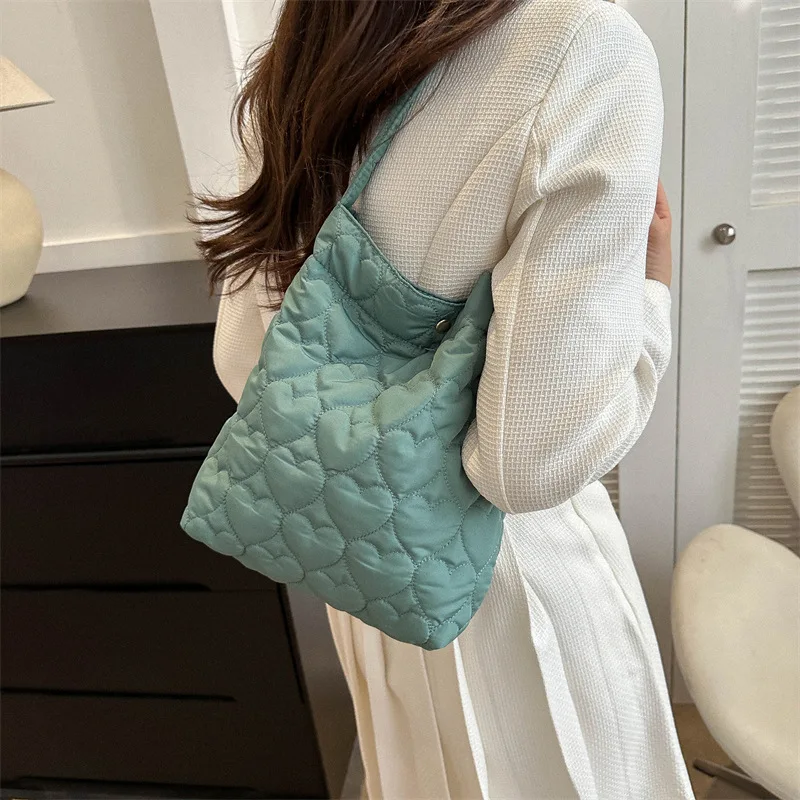 Women\'s Bags Solid Color Quilted Tote Bag Large Capacity Cotton Padded Handbag Trendy Fluffy Shoulder Bag for Winter Purse Bolsa