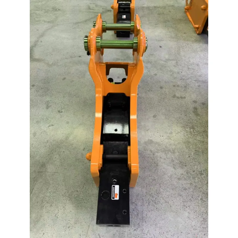 Potente martello idraulico a banana per terne