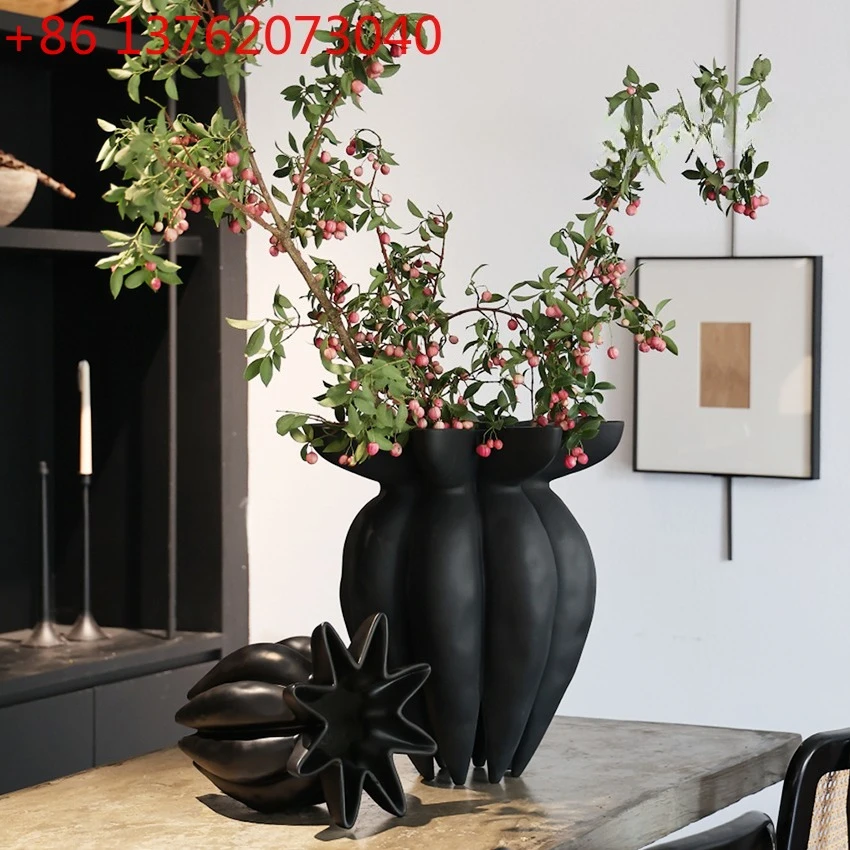

A bunch of lotus flowers, wabi-sabi wind vase, floor-to-ceiling flower utensils, medieval desktop ornaments, B & B sales office