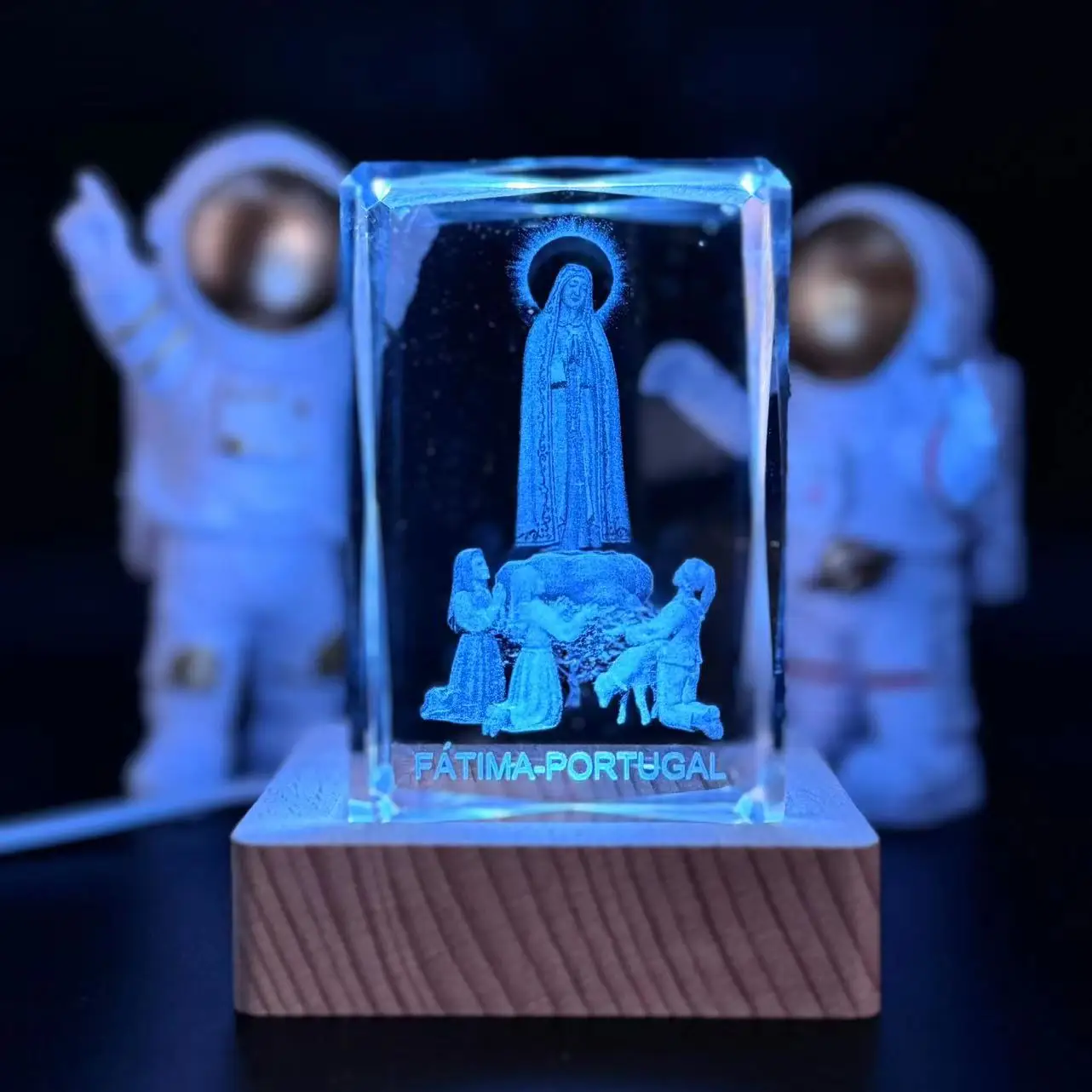 

1 шт., 3D лазерный резной кристалл Мэри квадратный ночник, с цветным световым деревянным держателем лампы, украшение для дома, подходит для