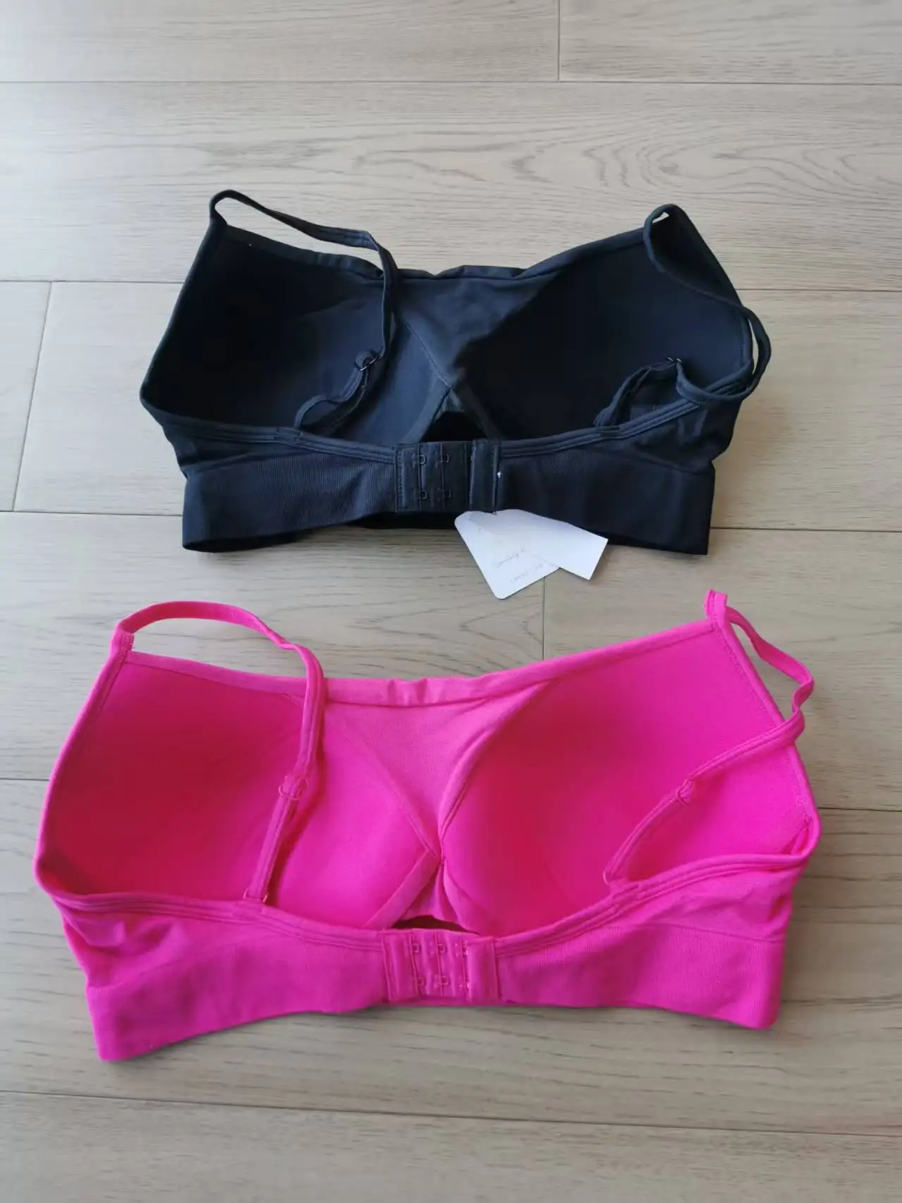 top-esportivo-feminino-para-yoga-e-fitness-respiravel-secagem-rapida-com-almofada-integrada-e-alcas-finas
